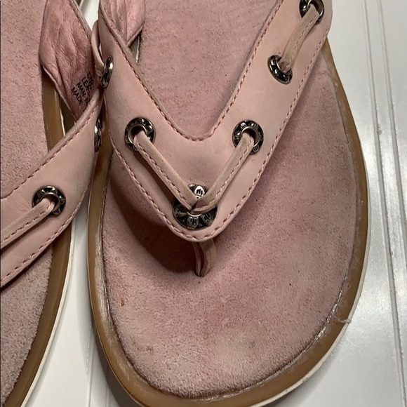 Minnetonka Pink Suede Flip Flop 6. FFT0539B - Picture 2 of 6
